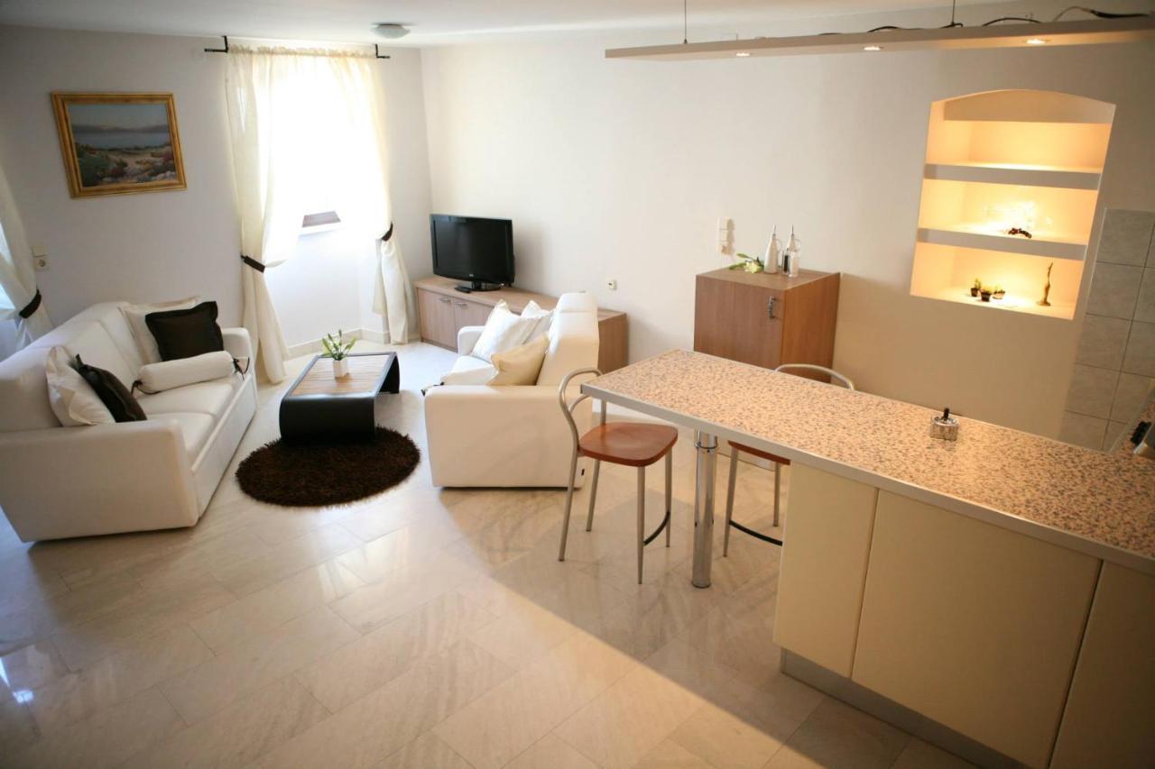 Filip & Viktoria In The Center Of Apartma *